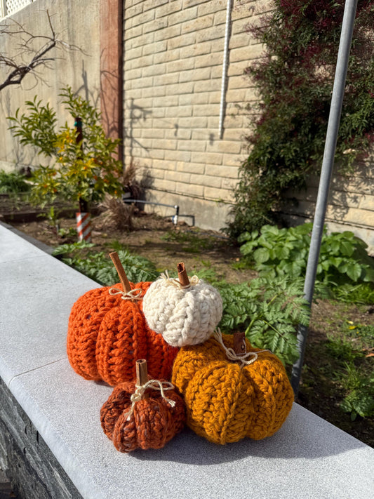 Cinnamon Stick Wool Pumpkin Plushie, Handmade, Pretty Decor, Fragrant