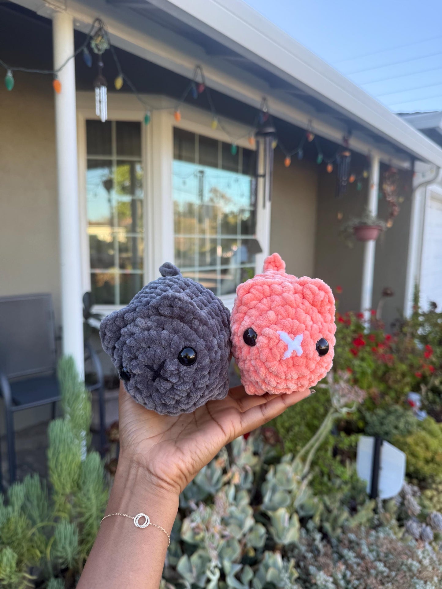 Mini Loaf Cat Plushie – Customizable Amigurumi Kitten